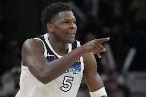 官方网站-爆发力十足！华子19投9中砍25分6板4助2帽 第三节发威轰20分