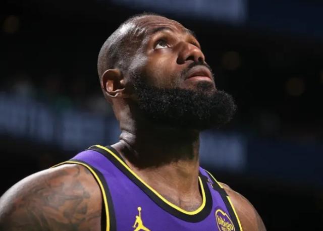 体育直播-伤缺五周起步？詹姆斯：这次让我想到2018年的重伤