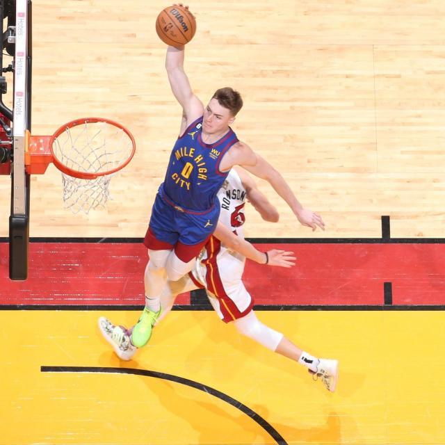 新秀奇兵闪耀总决赛 约基奇盛赞他帮球队赢下G3